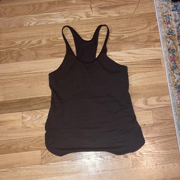 Lululemon tank - Picture 1 of 3
